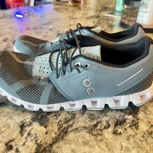 ON running shoes - never worn - NEED SOLES/INSERT - size 9 Womens